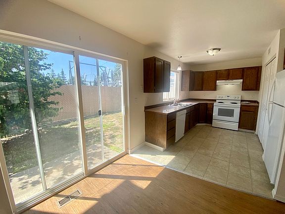 3rd image of 2991 N Fruitland Ln APT 3