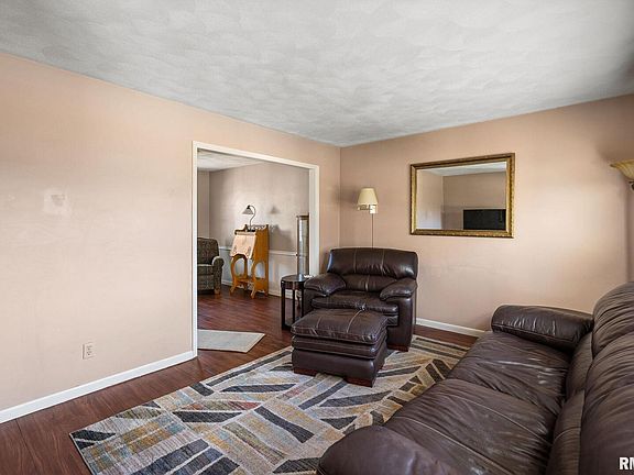 3rd image of 1320 W 41st St