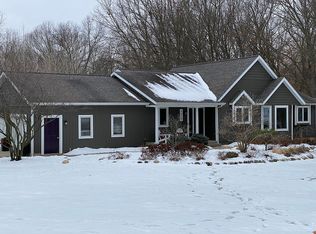 4655 Plateau View Dr NE, Grand Rapids, MI 49525