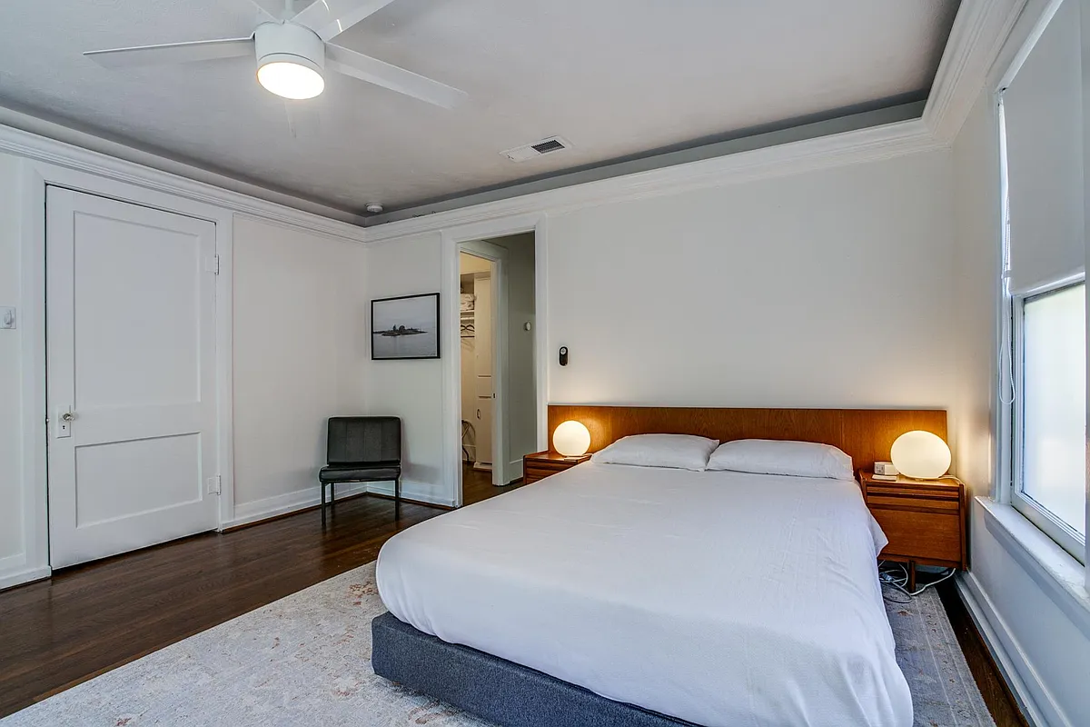 Building Photo - 600 N Montclair Ave #D