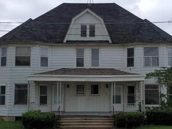 502 S Walnut Ave, Freeport, IL 61032