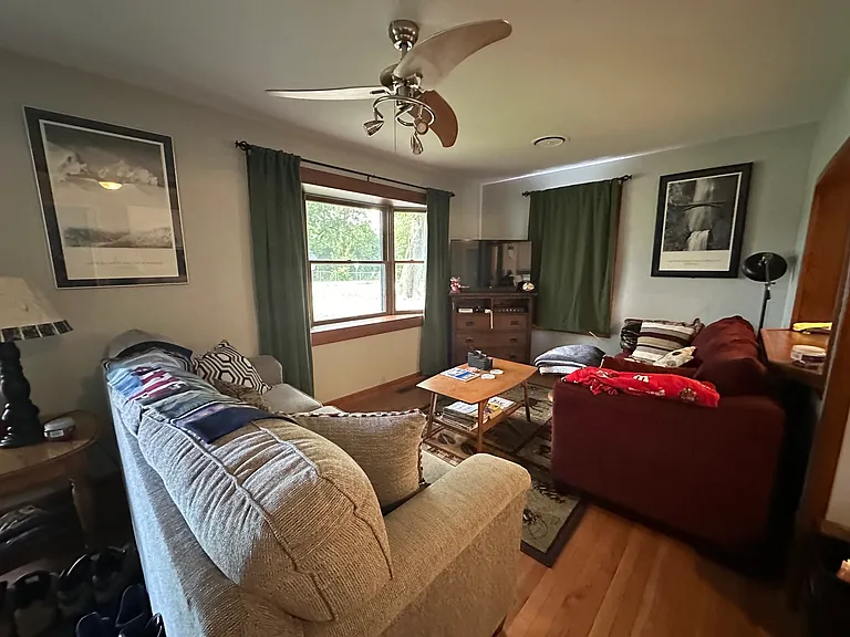 37 S Heather Dr — Photo 2