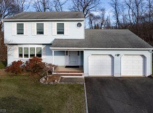 1 Valerie Rd, Edison, NJ 08820