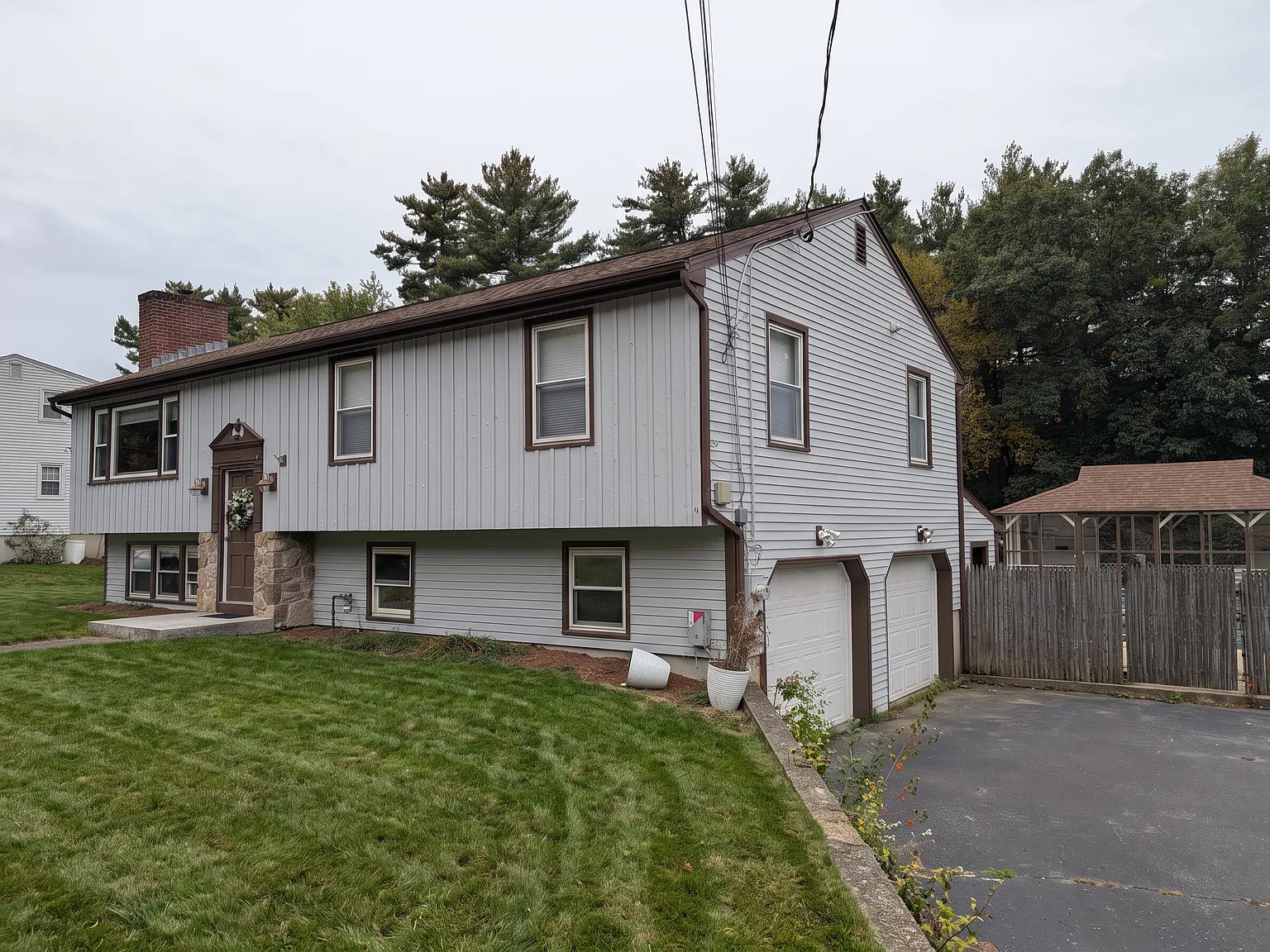 2 bed, 2.5 bath, 1962 sqft, $2,700 — Photo 2