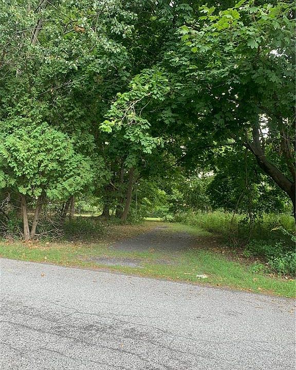 2nd image of 23 Williams Ave