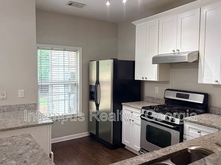 904 Prestwyck Ct — Photo 7