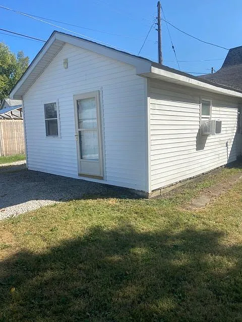 Studio, 320 sqft, $750 — Photo 2