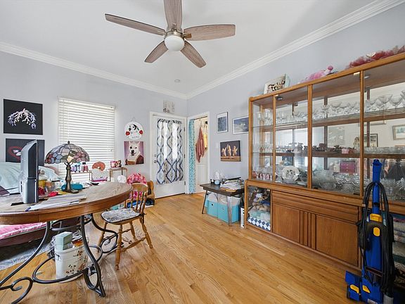 4th image of 1004 Oakland Ave