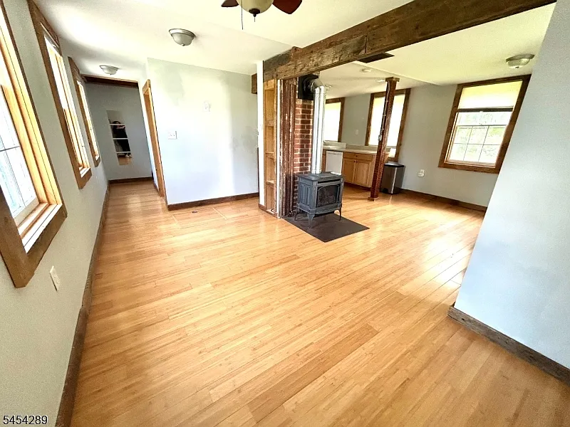 1 bed, 1.0 bath, $1,825 — Photo 2