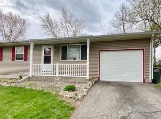 1706 Rockcastle Park Dr, Valparaiso, IN 46383