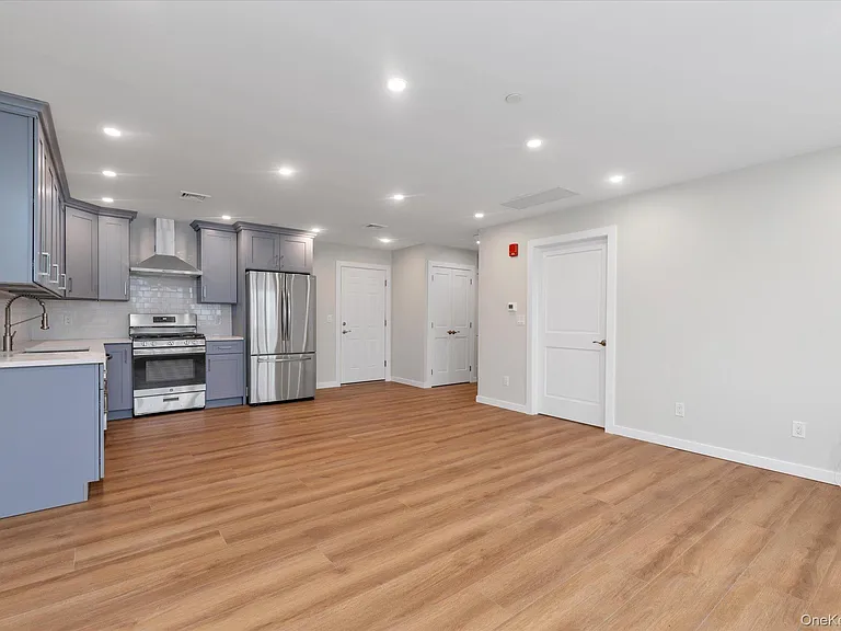 62 South St — Photo 5