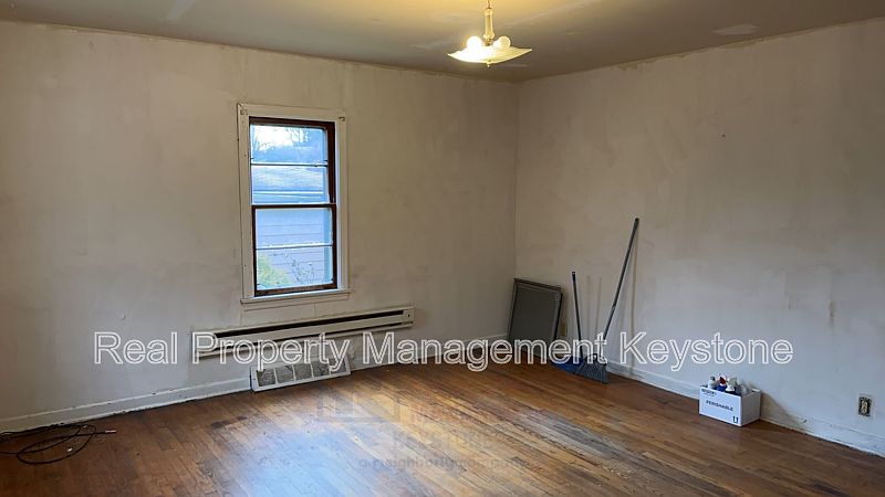1st image of 424 Zeigler Ave APT 2