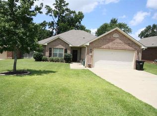 121 Lakeway Ln, Longview, TX 75604