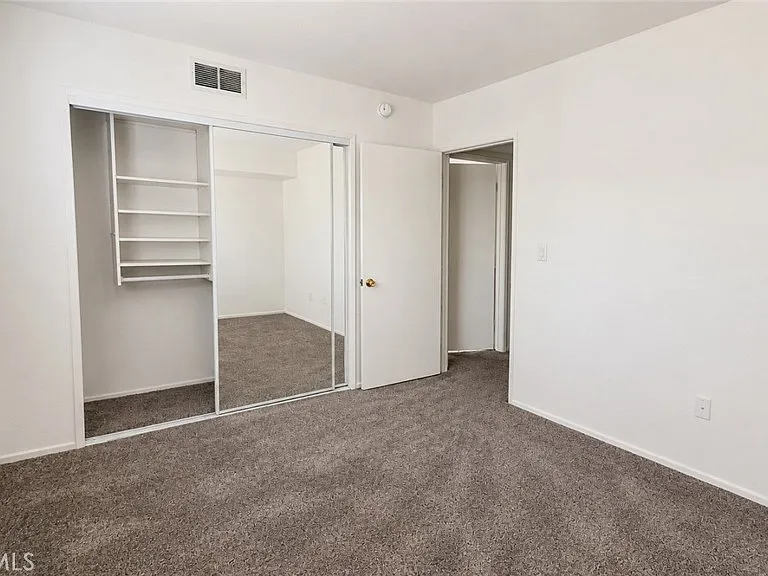 5255 Bellingham Ave — Photo 14