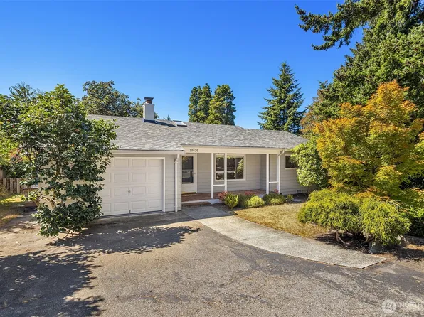 20820 Hillcrest Place, Edmonds, WA 98026