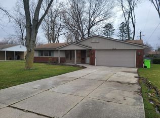 2534 Depew Dr, West Bloomfield, MI 48324
