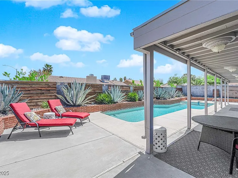 148 Triberg Ct — Photo 23