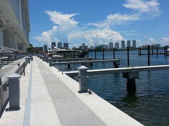 4th image of 17301 Biscayne Blvd #48
