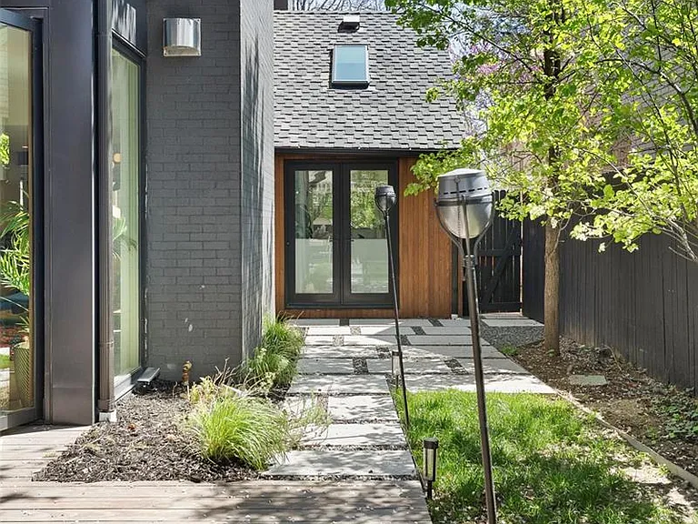 431 Elm St — Photo 47