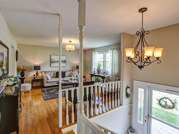 5th image of 273 Sunnymeade Rd