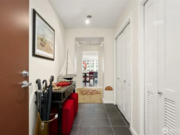 2721 1st Avenue #805, Seattle, WA 98121