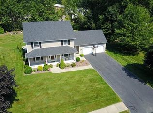 121 Hillcrest Cir, Westfield, MA 01085