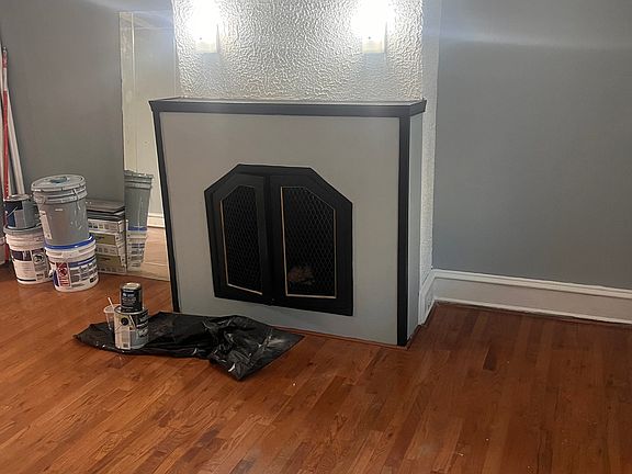 3rd image of 224 N Peach St