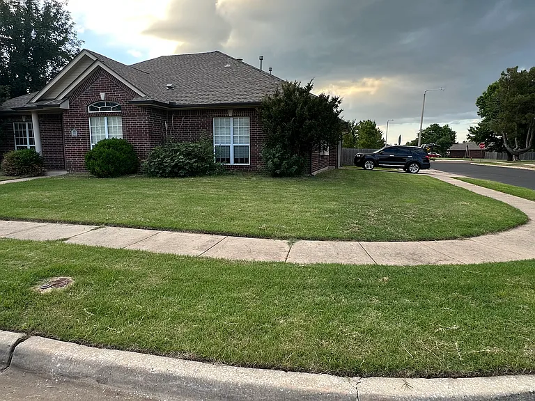 3901 Mayfair Dr — Photo 19