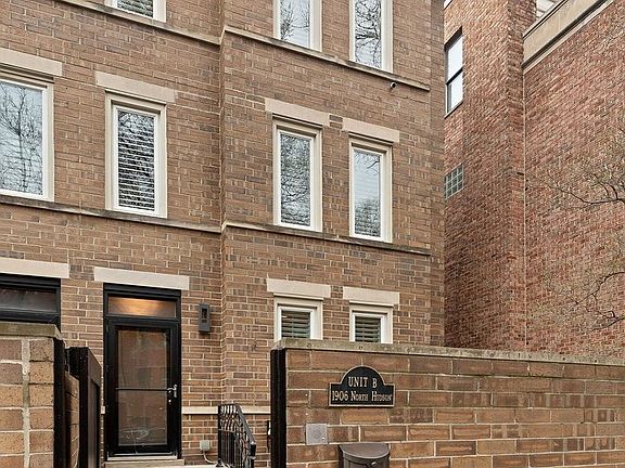 2nd image of 1906 N Hudson Ave Unit B