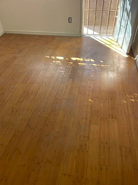 404 E Balboa Blvd — Photo 2