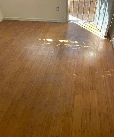 404 E Balboa Blvd — Photo 2
