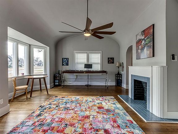 3rd image of 2041 NW 21st St