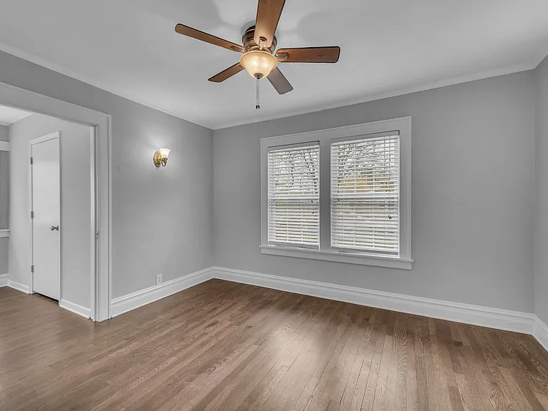 5545 Harrison St — Photo 16