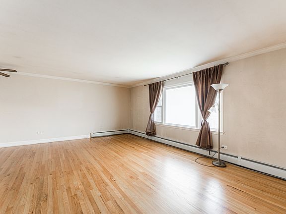 4th image of 1113 Holiday Ln APT 19