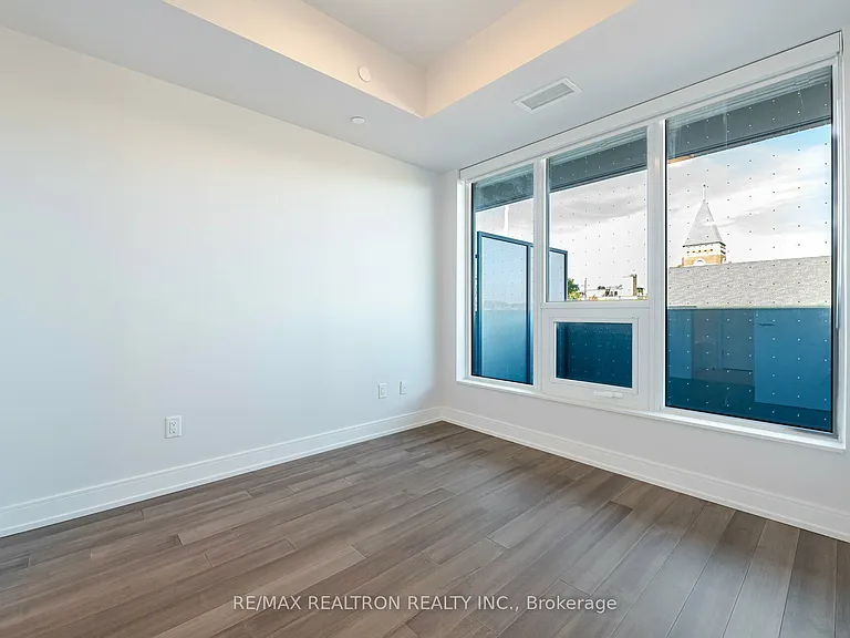 2525 Bathurst St #410 — Photo 7