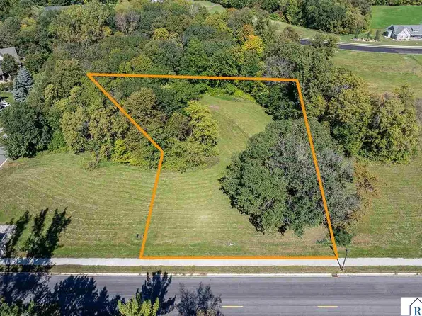 1686 Countryside Dr, Mankato, MN 56003