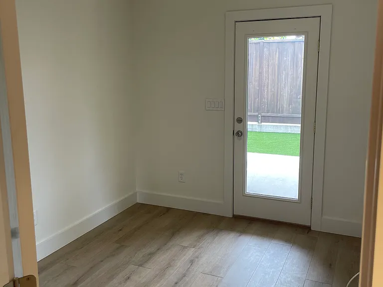 114 Gleason Ave — Photo 12
