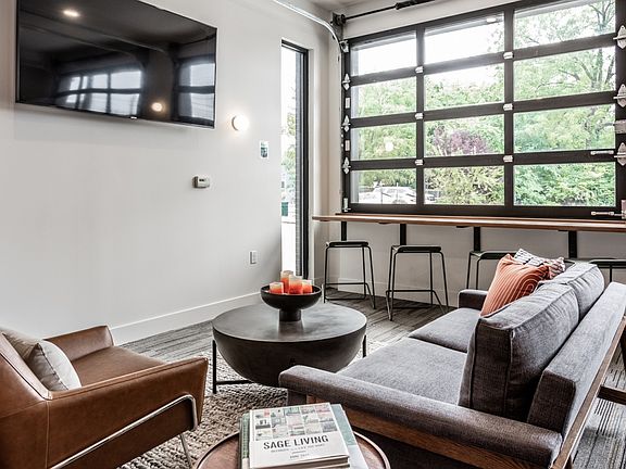 4th image of 739 E McMillan St #1405