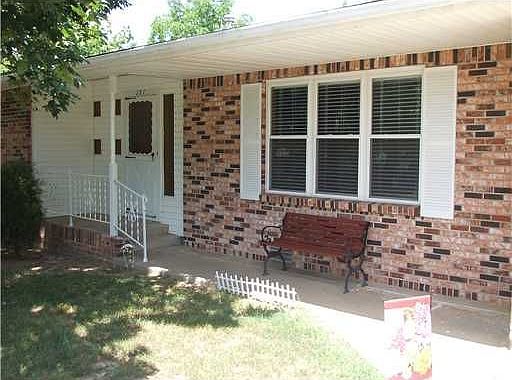 2nd image of 207 Kimberly Ln