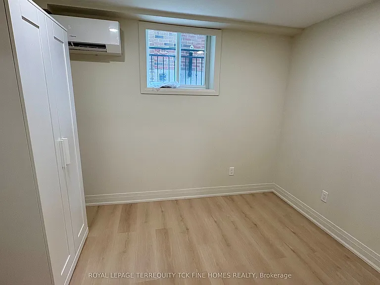 8 Somerset Ave #LOWER — Photo 12