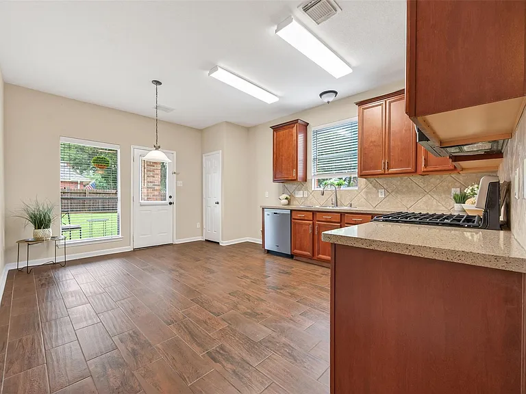 10427 Lyndon Meadows Dr — Photo 7