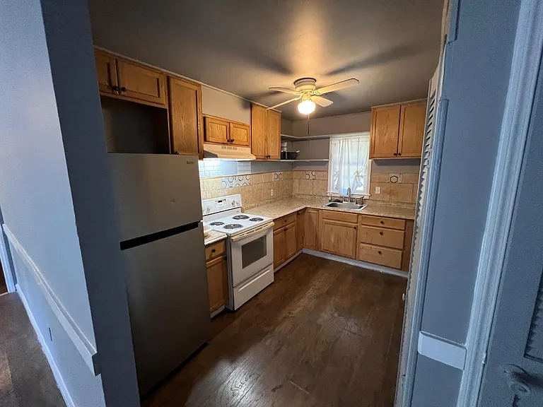 2864 Walmar Dr — Photo 4