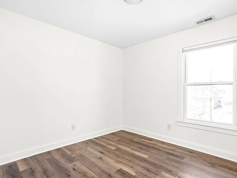3110 Broadway St — Photo 8