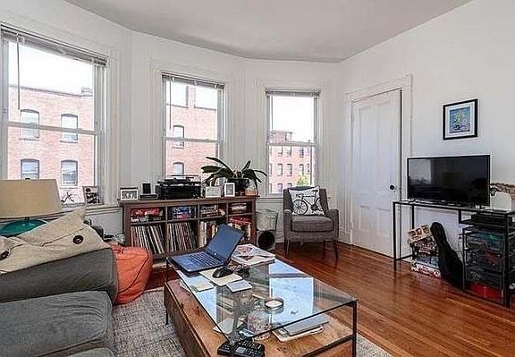 4th image of 13 Union Ave Unit 3
