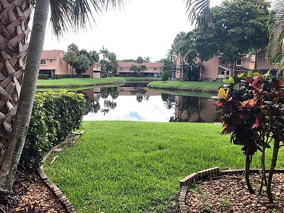 3rd image of 3711 Carambola Cir #3711