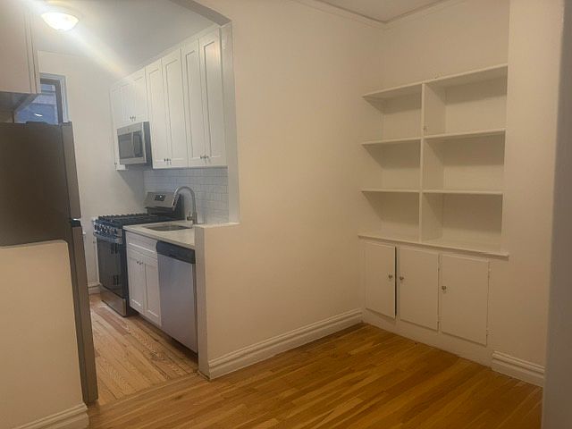 1st image of 3240 Henry Hudson Pkwy E #2C