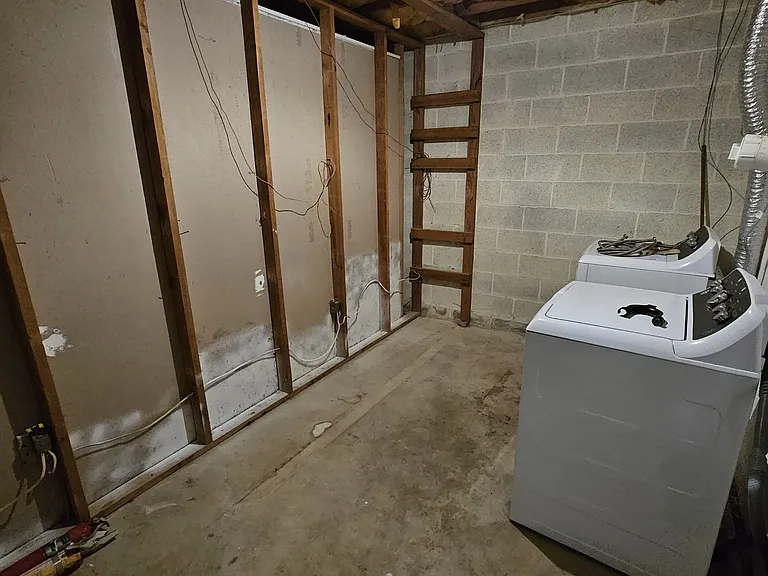 450 Garland Cir — Photo 18