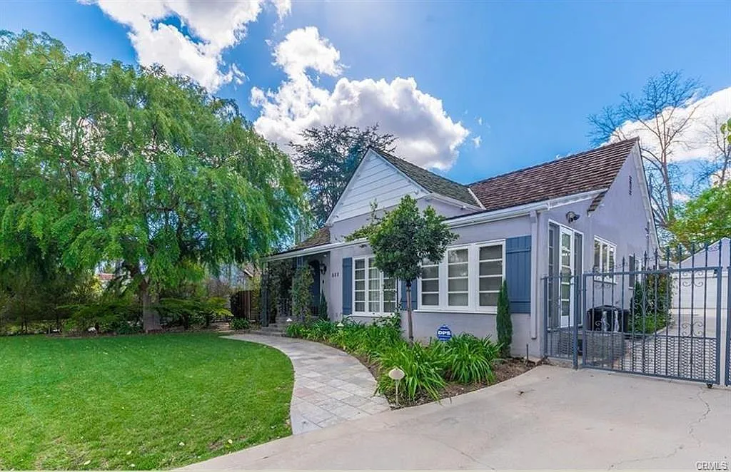 555 Sierra Madre Blvd — Photo 2