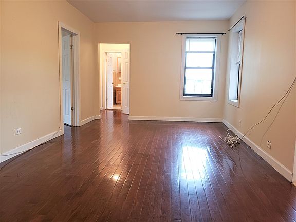5th image of 911 McLean Ave APT A1