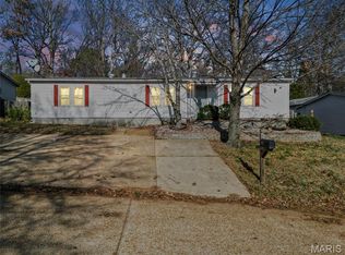 4635 White Ash Dr, High Ridge, MO 63049